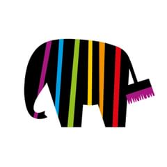 Schwarzgrundiger Elefant mit bunten Streifen und Pinsel – ikonisches Caparol-Markenzeichen
