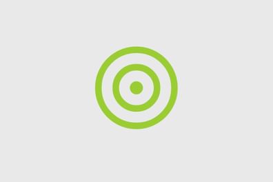 Grünes Zielscheiben-Icon mit Punkt im Zentrum – steht für Klarheit und Zielorientierung
