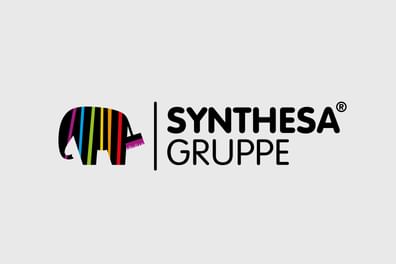 SynthesaGruppe-Logo mit markantem Elefanten und klarer Wortmarke – bunt, kraftvoll, wiedererkennbar