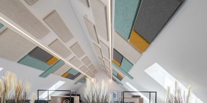 Decke mit bunten Hanfakustik-Platten