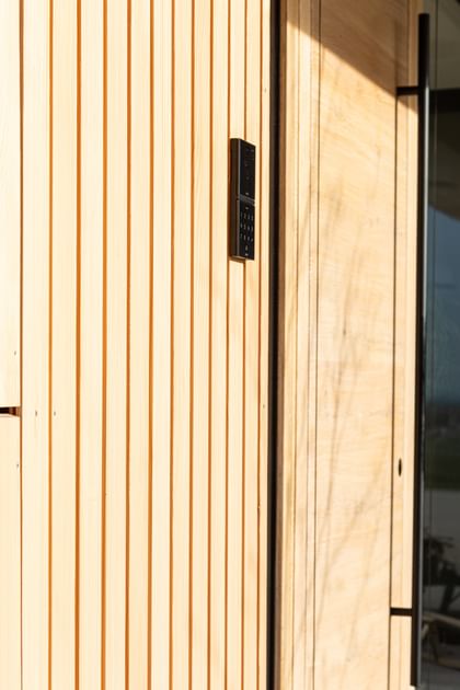 Nahaufnahme der Tannenholzfassade