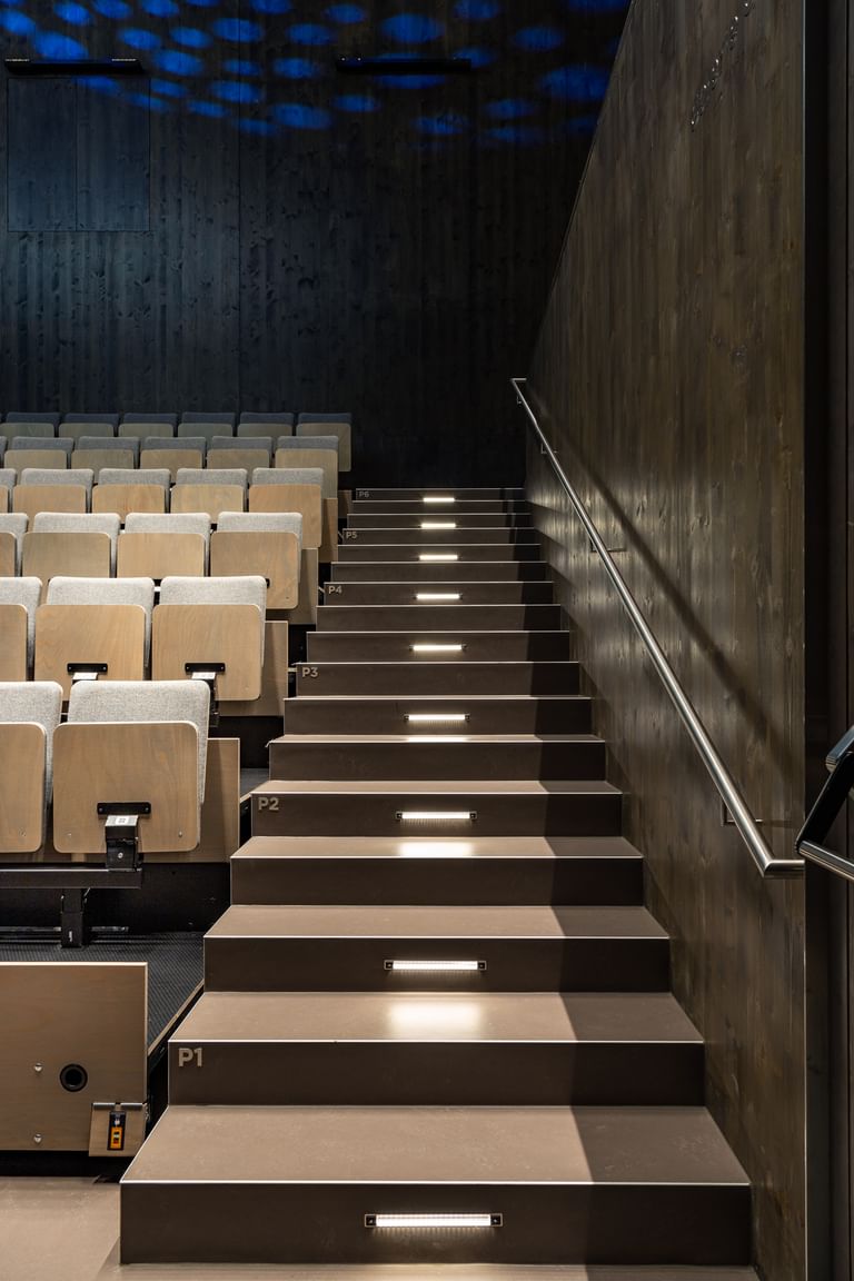 Treppe im Auditorium von vorne